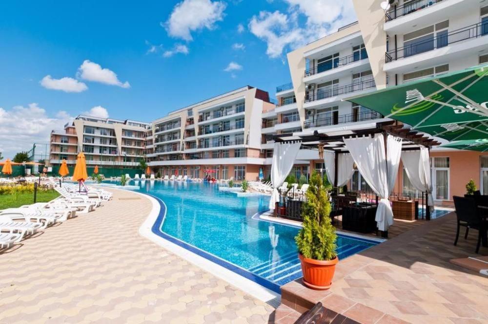 Grand Kameliq Apartment Pantai Sunny Luaran gambar